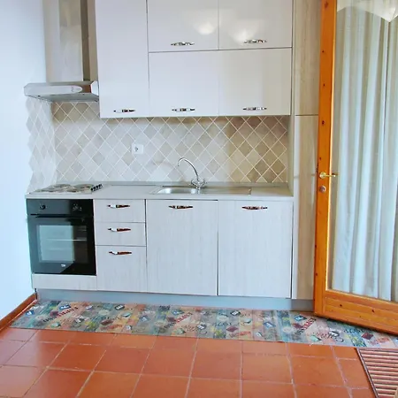Apartment Belvilla By Oyo Cugnana Mono 4 Bis *